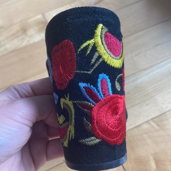 Steve Madden, size 36 black heeled mules with flowers on heel. - Picture 5 of 7